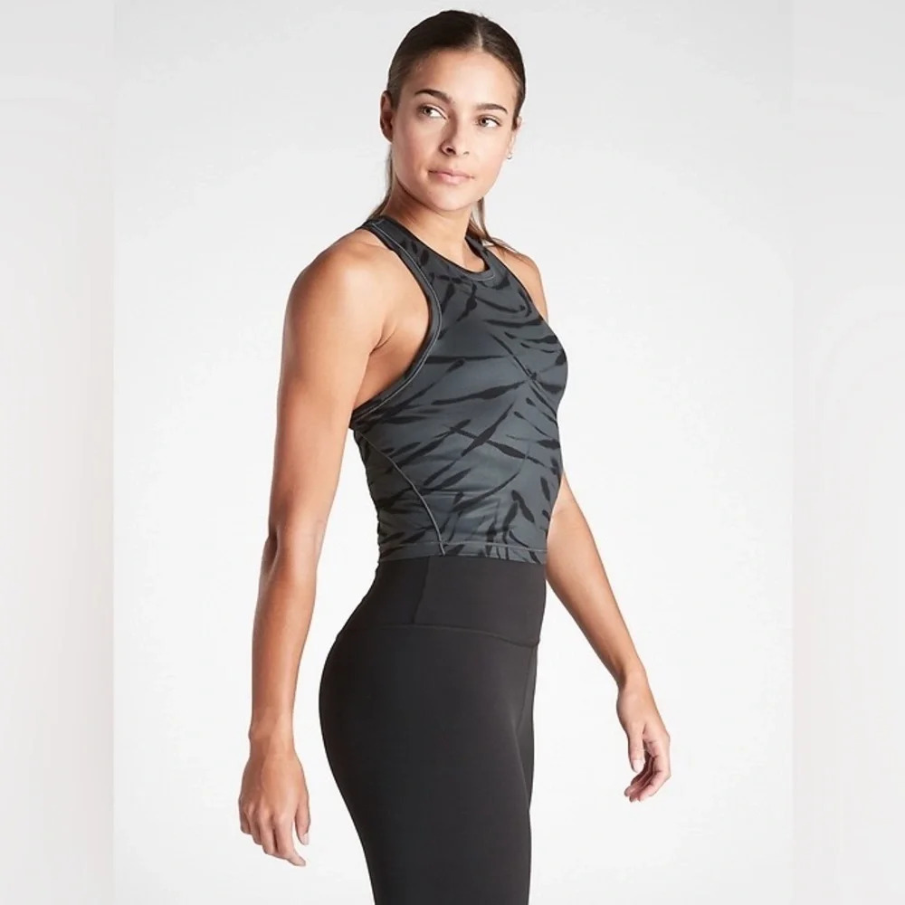 Athleta SHANTI PRINTED CROP TANK in Gray Zebra size small Summer 2020